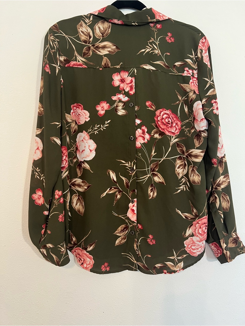 New York & Company Olive Green Floral V-Neck Blouse size Medium - Picture 4 of 9
